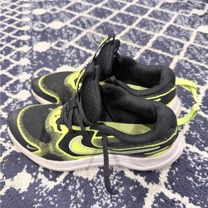 Nike Kids Black and Yellow Sneakers